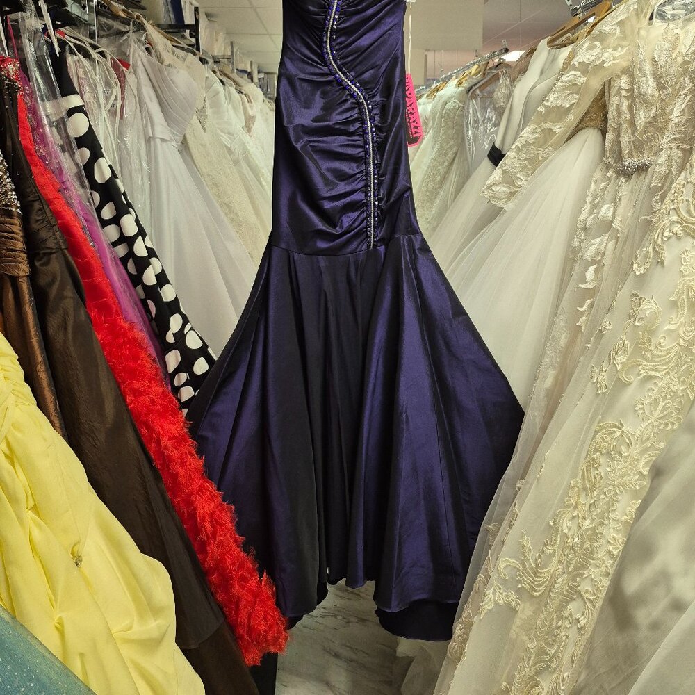 Formal Dress - Picture 2 of 2